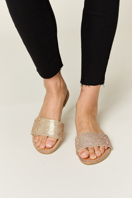 Rosy Gleam Rhinestone Flat Sandals