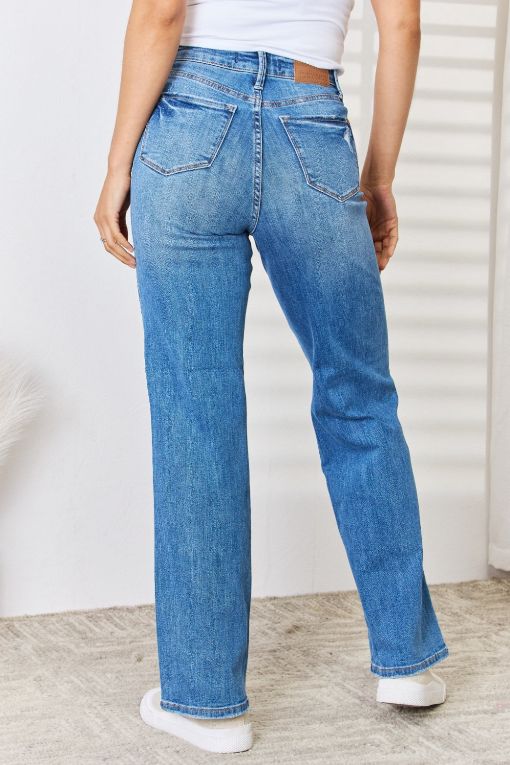 Casual Cool Distressed Straight-Leg Jeans