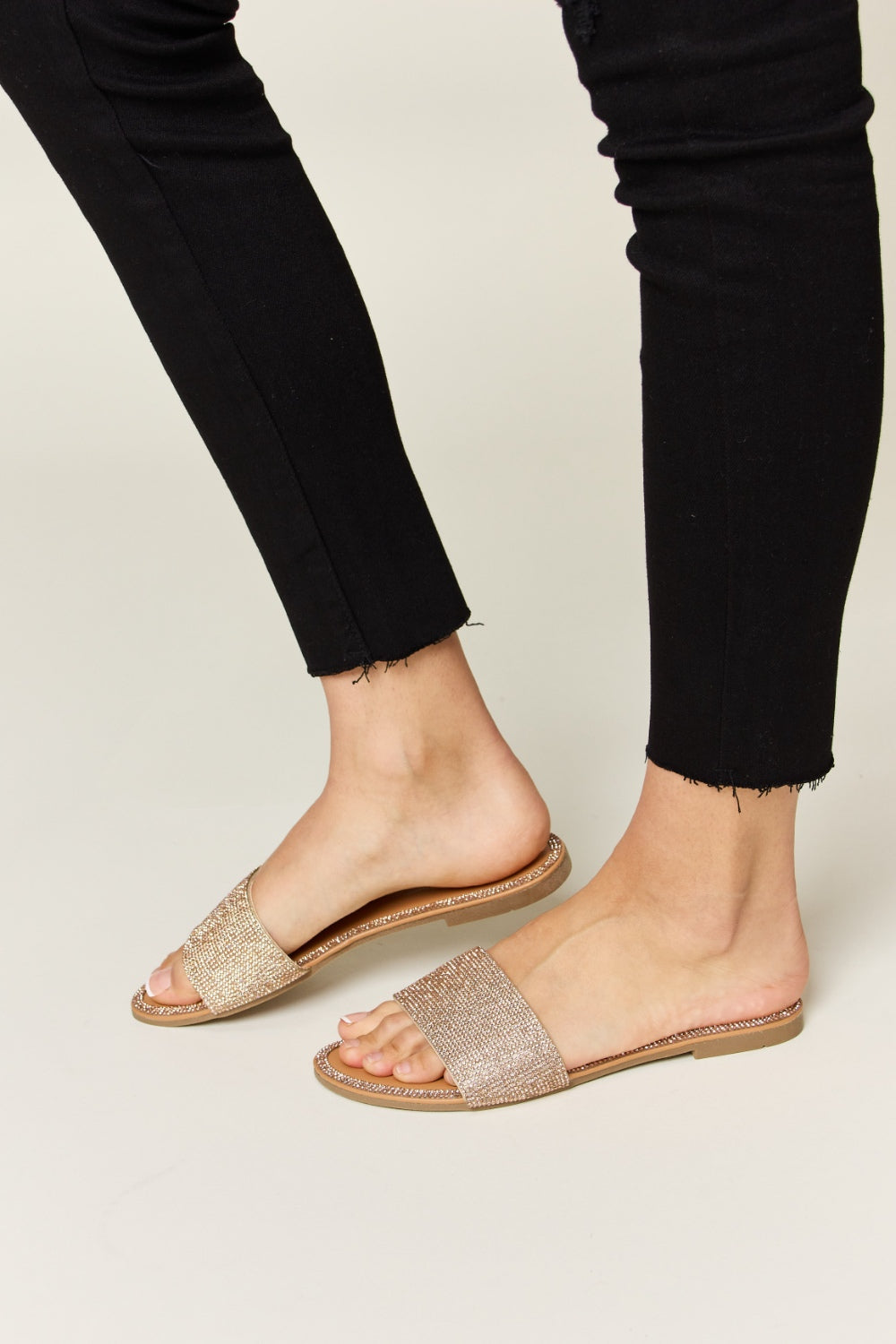 Rosy Gleam Rhinestone Flat Sandals
